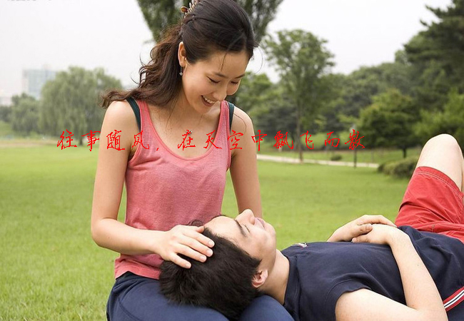 往事随风,在天空中飘飞而散